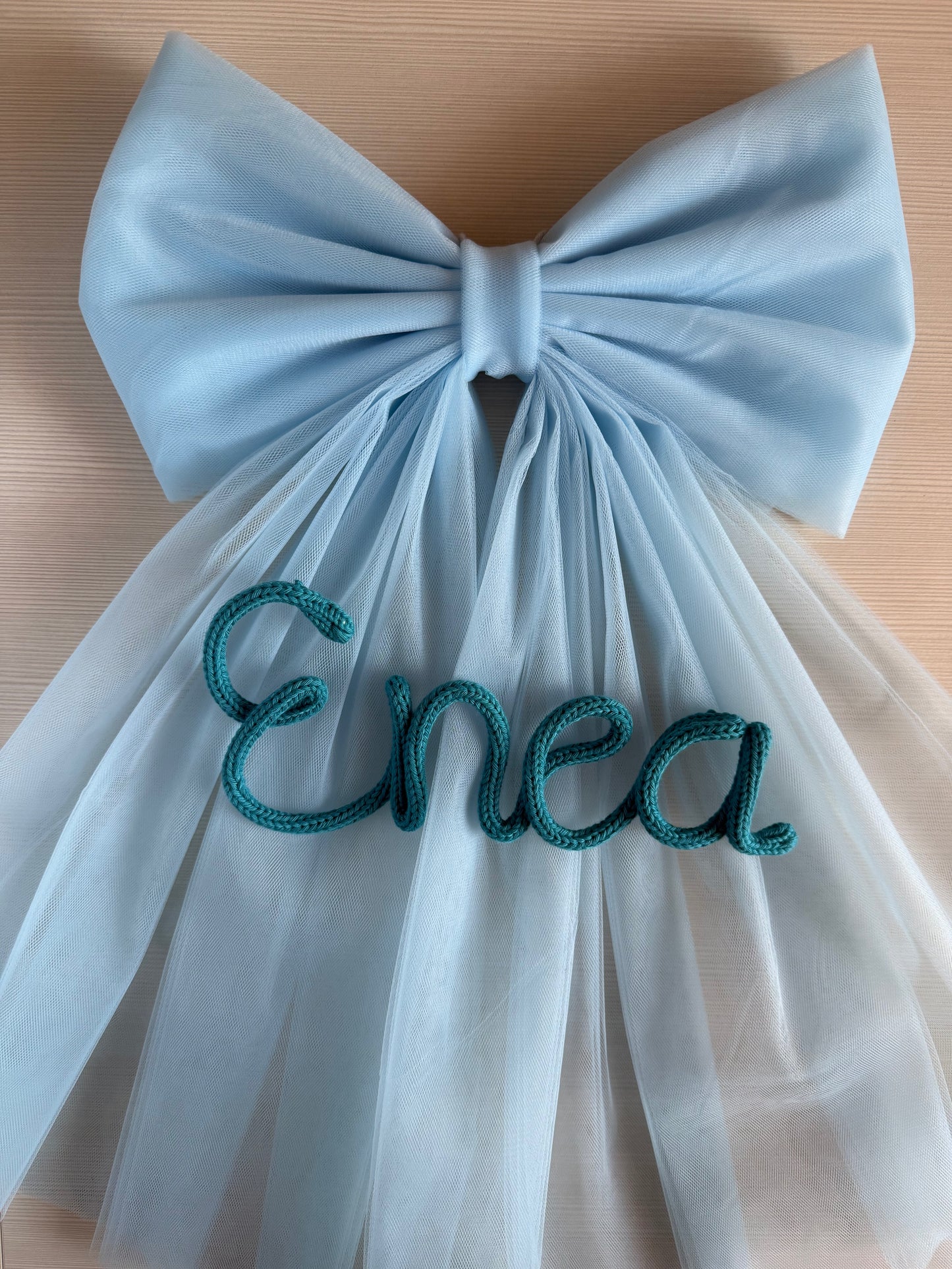 Fiocco in tulle 'Daisy' con nome in filo appeso