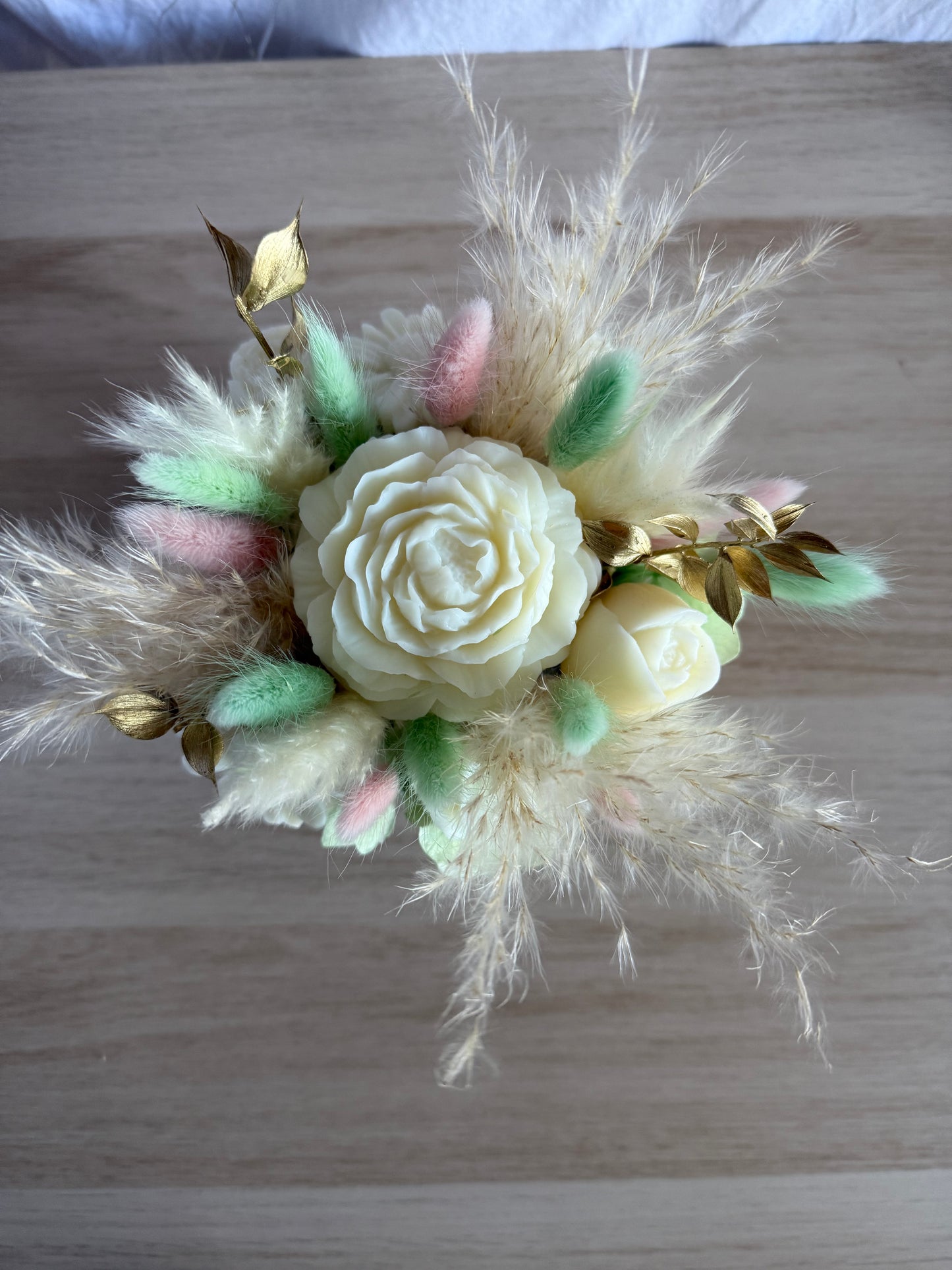 Bouquet profumato di fiori ed elementi in cera vegetale profumata e Fiori essiccati.