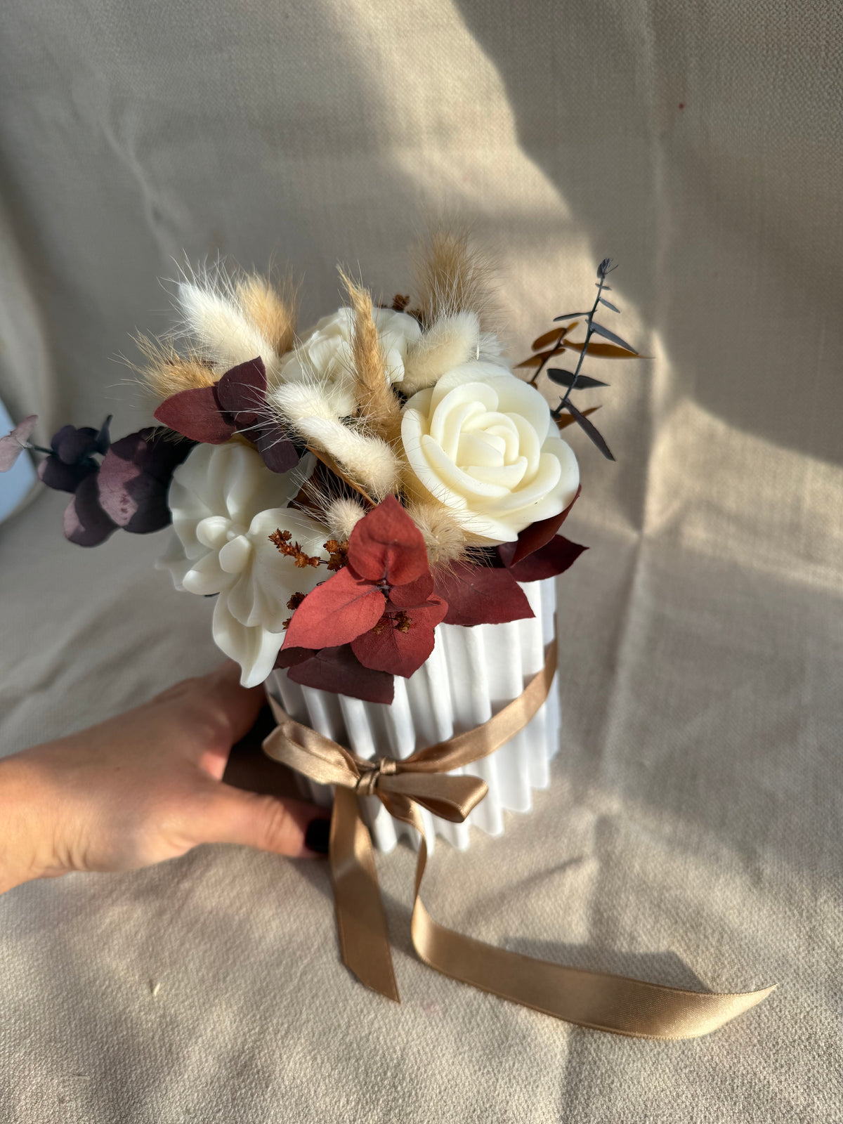 Bouquet con fiori in cera profumata e fiori essiccati 'Fino ad esaurimento scorte'