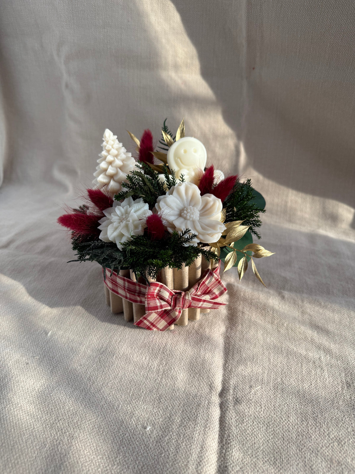 Bouquet con fiori in cera profumata e fiori essiccati 'Fino ad esaurimento scorte'
