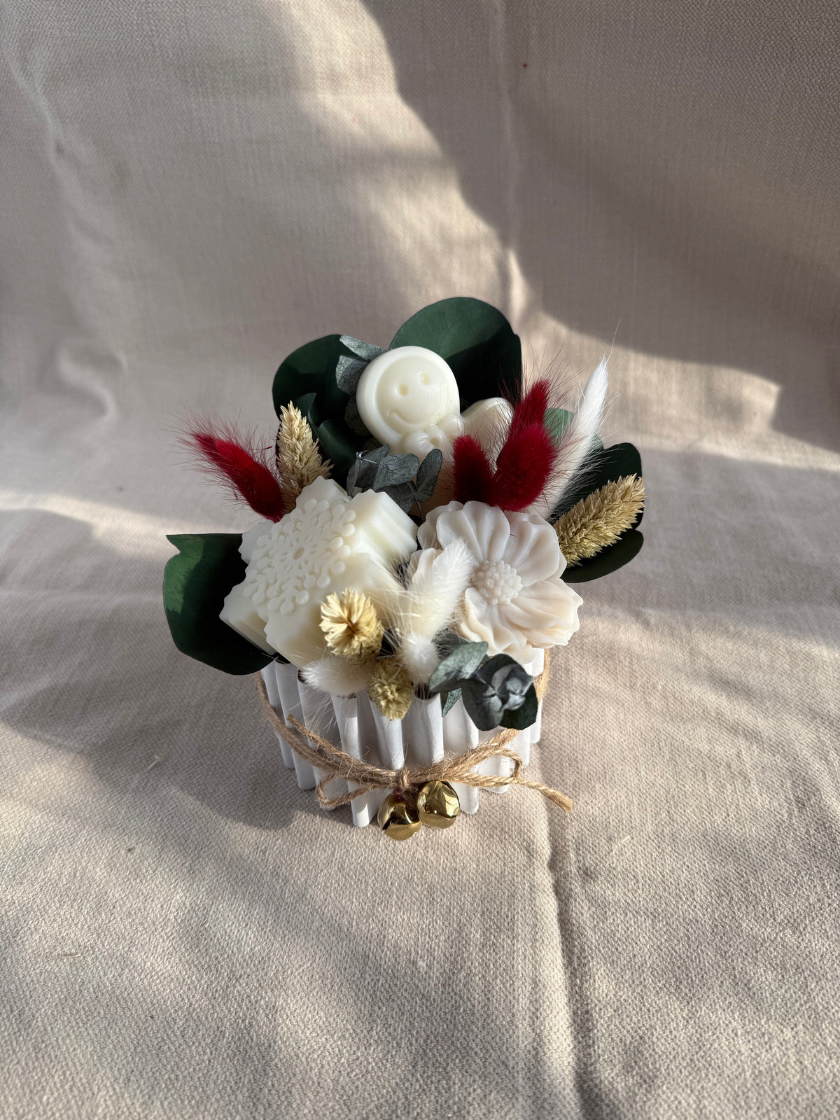 Bouquet con fiori in cera profumata e fiori essiccati 'Fino ad esaurimento scorte'